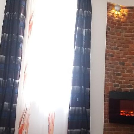 Apartment With Fireplace Лвив Екстериор снимка