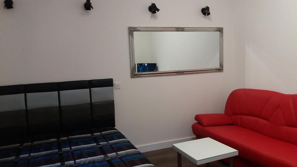 Apartment With Fireplace Лвив Екстериор снимка