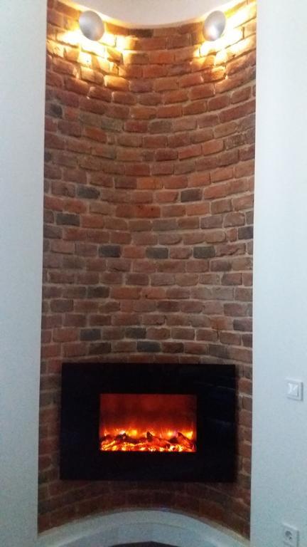 Apartment With Fireplace Лвив Екстериор снимка