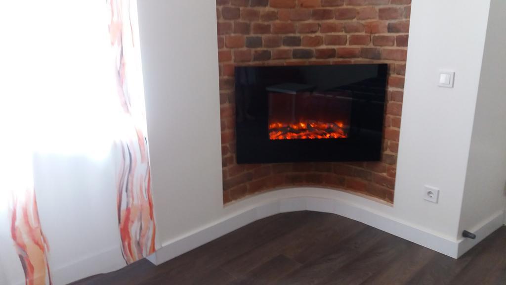 Apartment With Fireplace Лвив Екстериор снимка